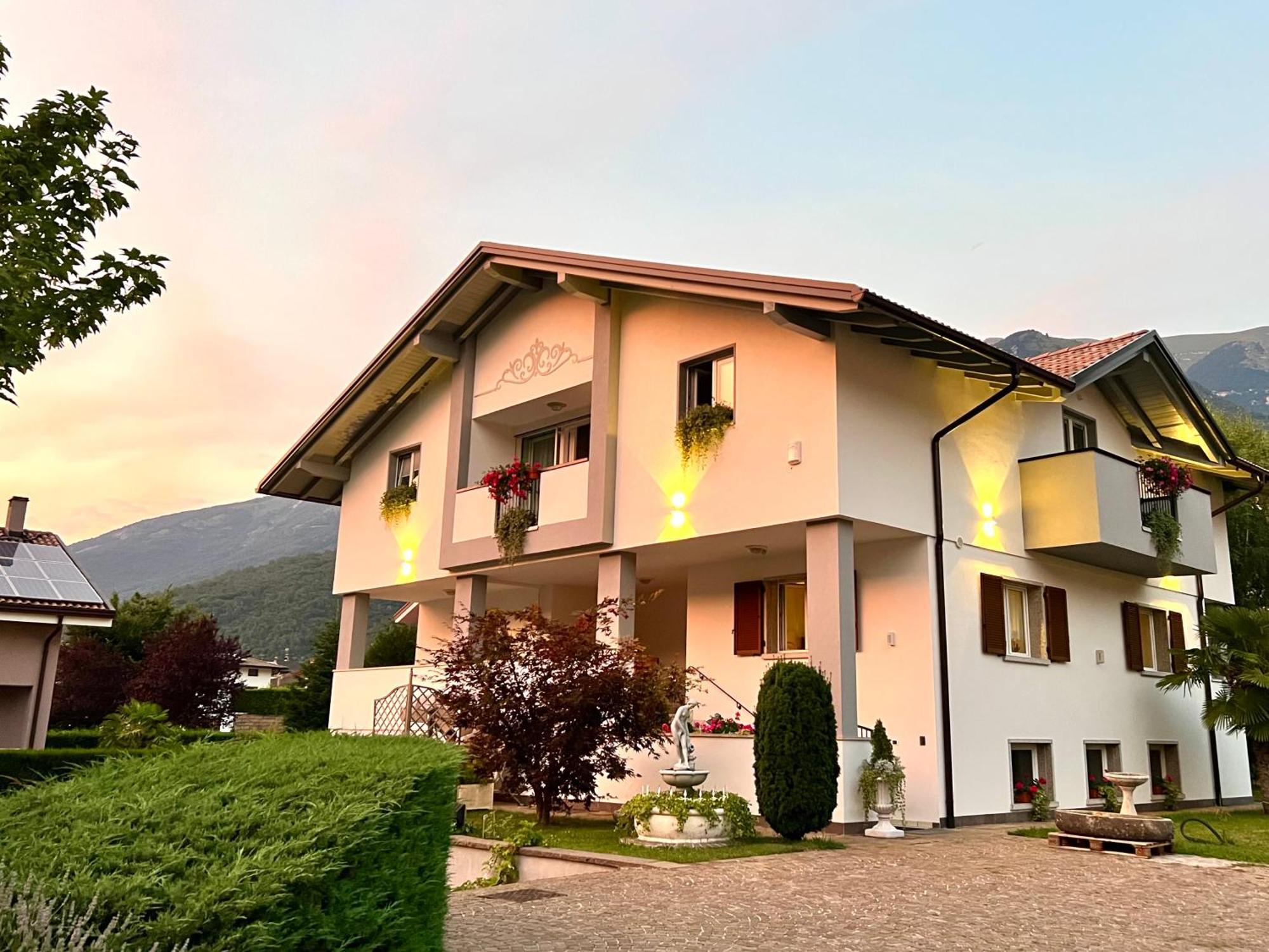 La Finestra Sul Giardino - B&B Cavedine Exterior photo